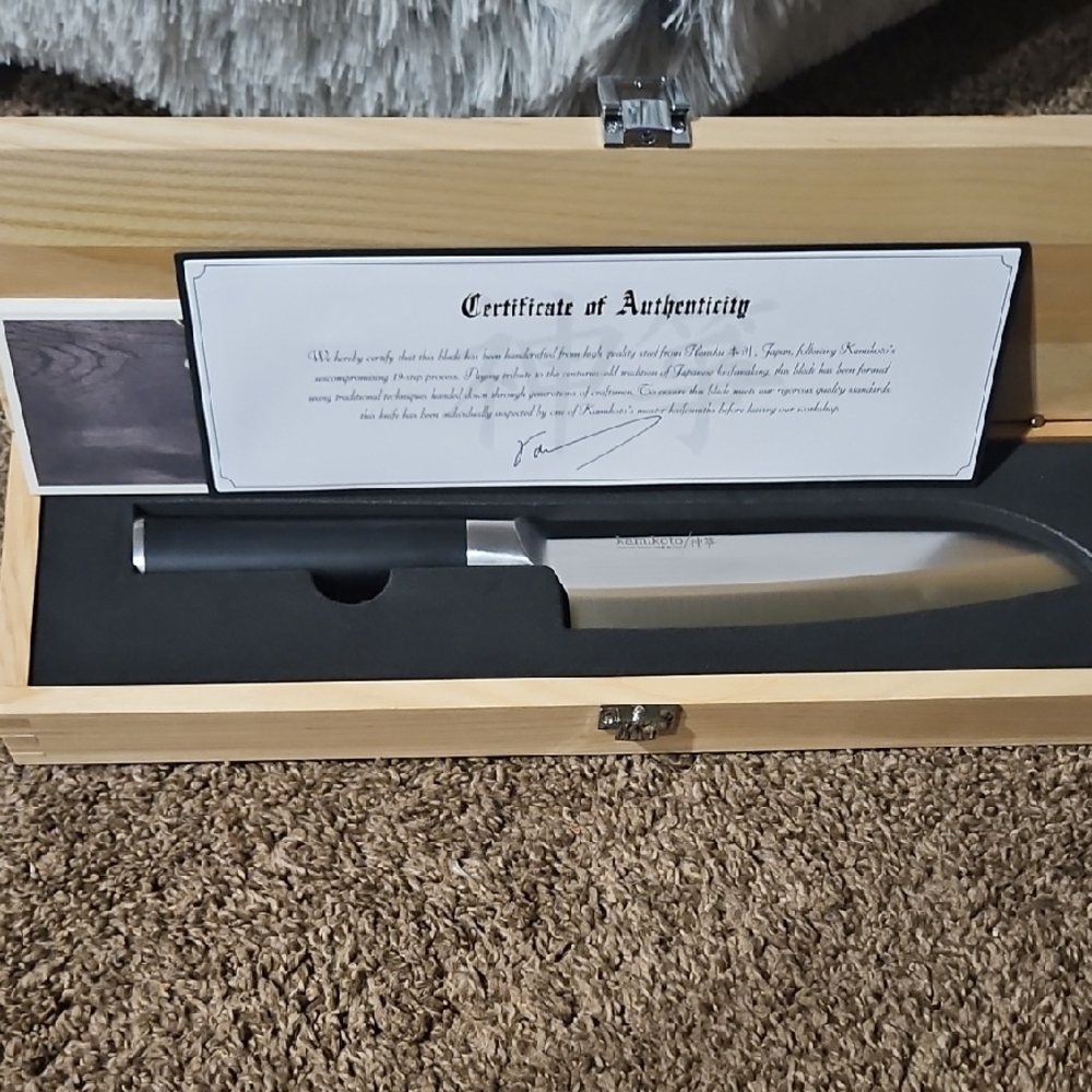 Kamikoto Japanese Steel 7in Santoku knife
